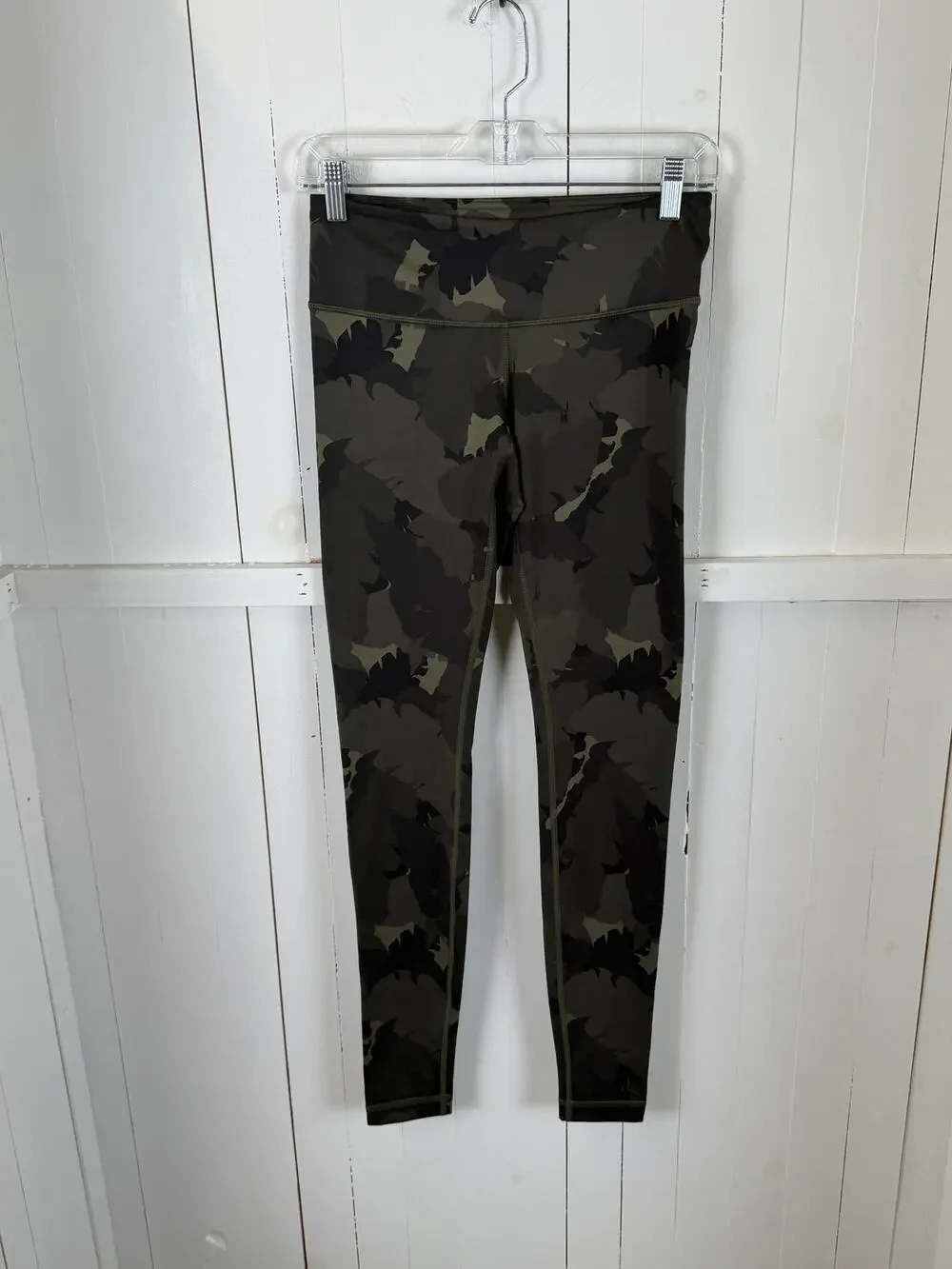 Lululemon Green Ankle Leggings Size 6 Pre-Owned Excellent